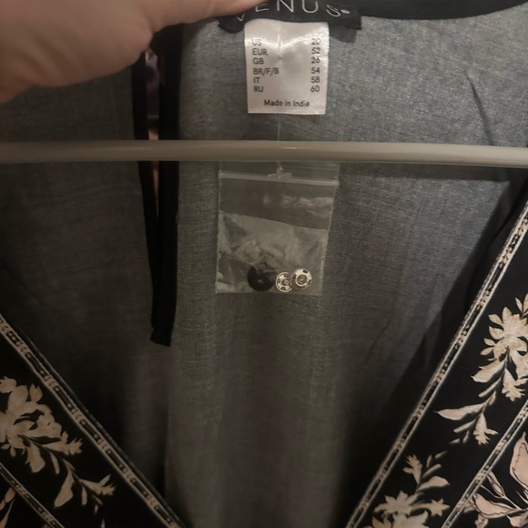 Venus leaf print jumpsuit in size 20 - Picture 3 of 4